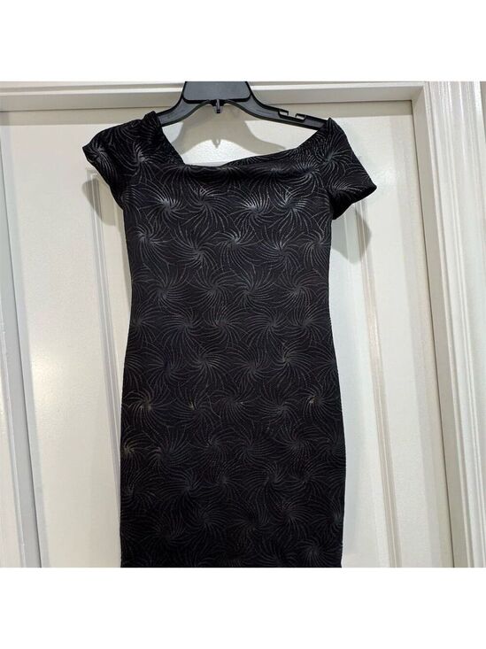 BD Juniors Dresses & Skirts - By Debra Juniors Black Off-the-Shoulder Mini Dress Party Cocktail Size 2